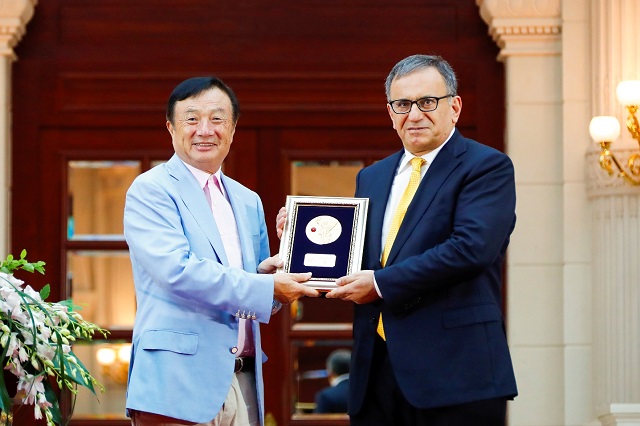 Huawei founder Mr. Ren Zhengfei presented a medal to Professor Arikan.