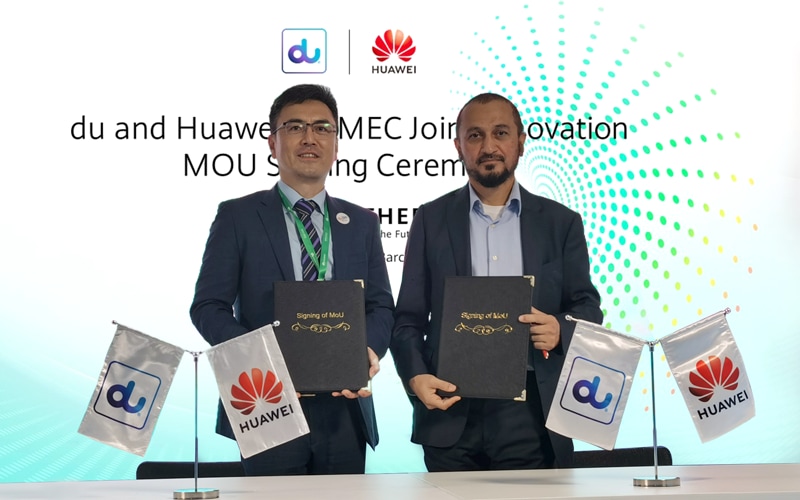 Huawei and du Sign