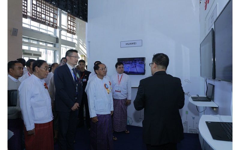 Huawei’s booth displaying its cutting-edge ICT enterprise solutions for attendees at the 3rd e-Government Conference and ICT Exhibition, held in Nay Pyi Taw from 27 to 28 November, 2018  