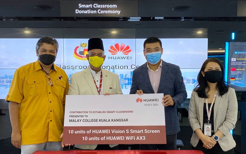 huawei donates screens to malay college kuala kangsar
